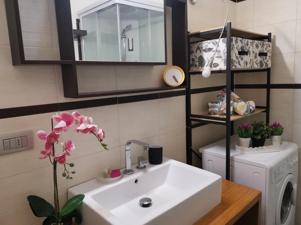Bnbook Trilo Mind Rho Trilocale Con 2 Camere E 2 Bagni Екстер'єр фото